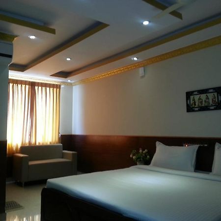 Palm Valley Resort Gonikoppal Luaran gambar