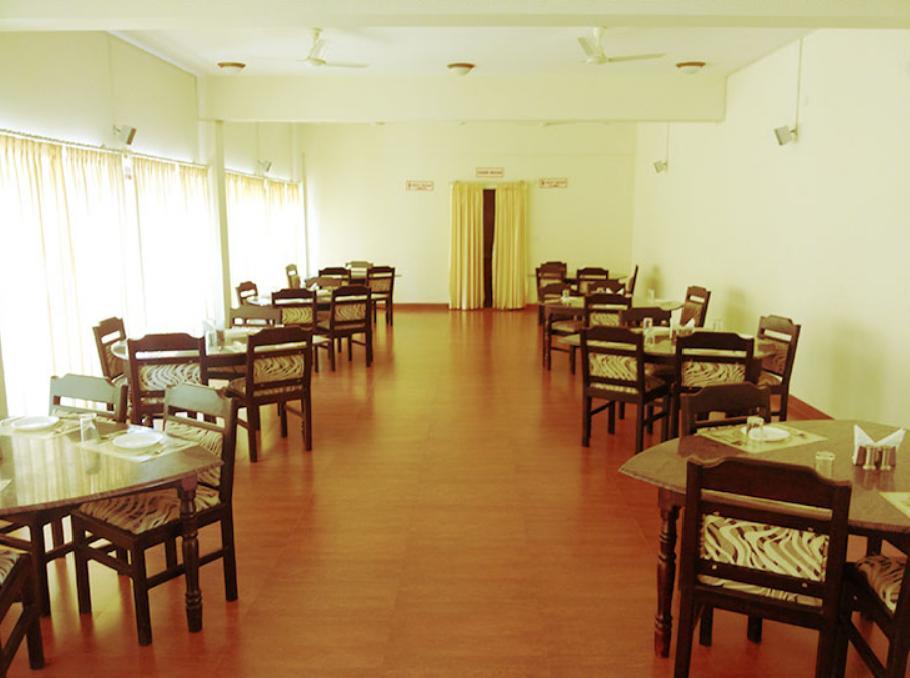 Palm Valley Resort Gonikoppal Luaran gambar